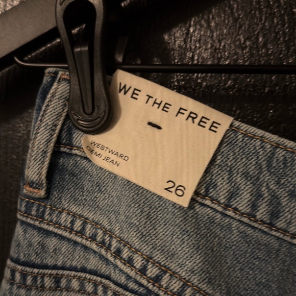 We the Free Westward Demi Jean

Size 26

Inseam: 27

New with tags - Picture 3 of 4